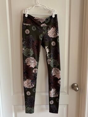 JoyLab Olive Green Floral Leggings size XS